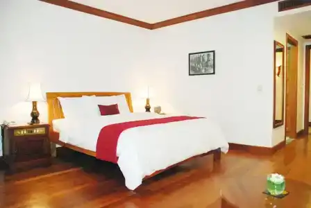 Royal Crown & Spa - 7