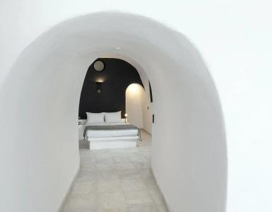 Pearl of Caldera Oia - Boutique by Pearl Collection - 40