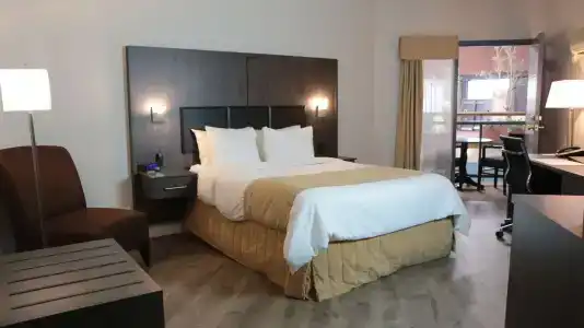 Best Western-Montreal & Conference Centre - 5