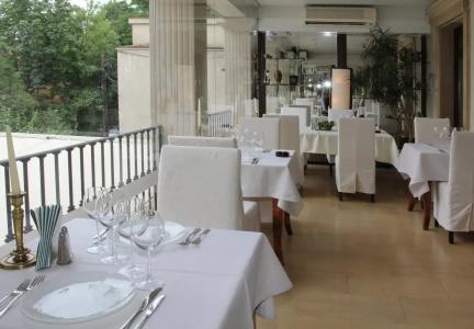Arc de Triomphe by Residences - 11