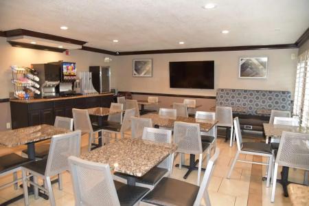 Best Western Plus Las Vegas West - 39