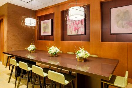 Courtyard by Marriott Boston Logan Airport - 12