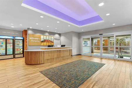 Hampton Inn & Suites West - 44