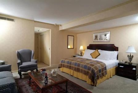 Park Plaza - 53