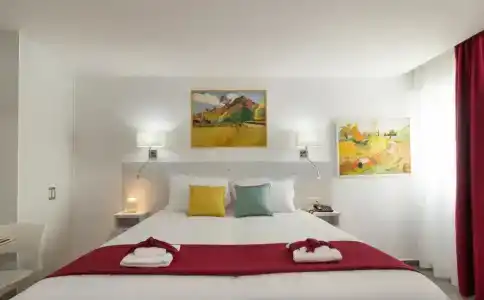 Art & Wine Studios and Apts - 111
