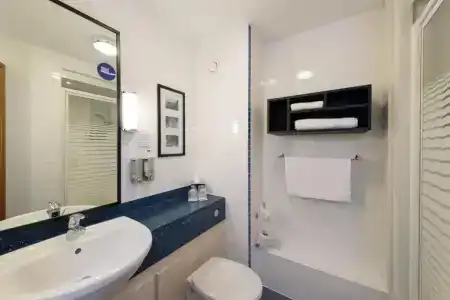 Holiday Inn Express Birmingham Star City, An Ihg - 39