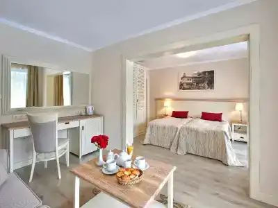 White Rock Castle Suite & SPA - 51