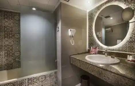Pyramisa Suites Cairo - 40