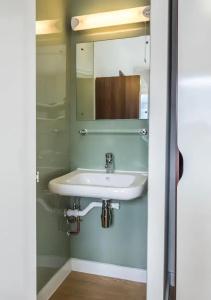 Lse Carr-Saunders Hall - 12