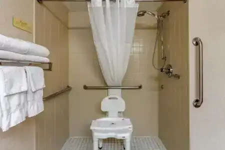 Comfort Inn at Thousand Hills - 47