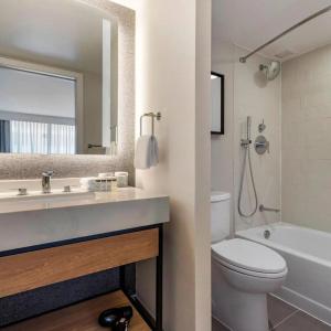 Sheraton Suites Old Town - 49