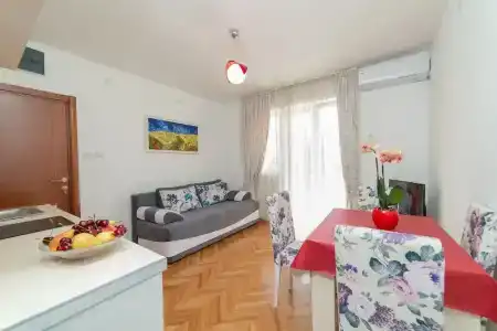 Elena - 154