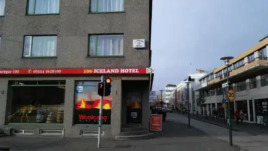 100 Iceland - 0