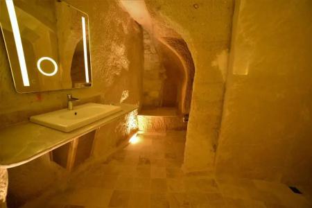 Crassus Cave - 38