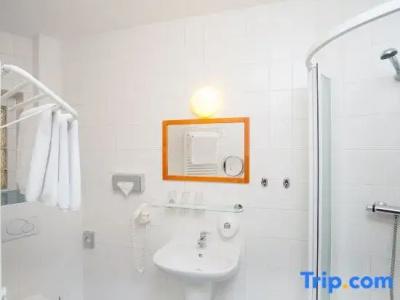 Cloister Inn - 43