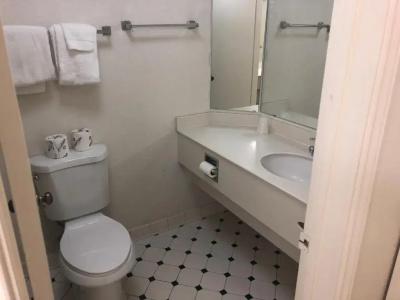Americas Best Value Inn Denver - 36