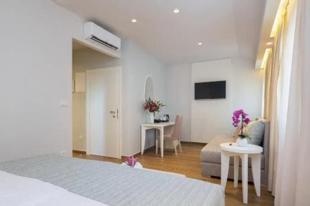 Balatura The Fine Bed&Breakfast Split - 75