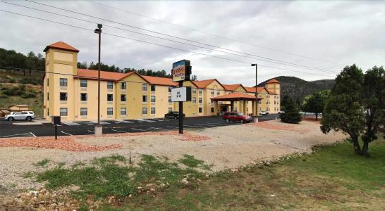 Ruidoso Mountain Inn - 11