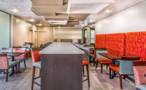 Days Inn by Wyndham Fort Lauderdale Airport Cruise Port - 13