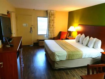 Days Inn by Wyndham Lookout Mountain West - 19