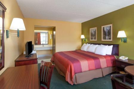 Days Inn by Wyndham Nashville Saint Thomas West Hospital - 5