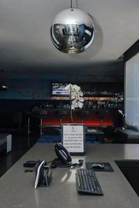 Sirtaj – Beverly Hills - 11