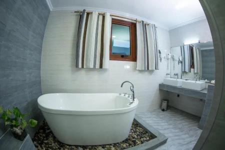 Triton Beach & Spa - 9