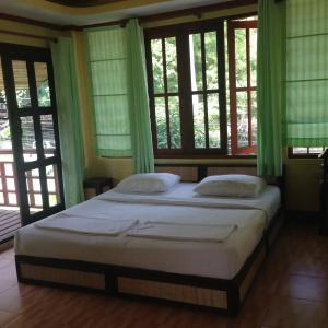 Hut Sun Bungalows - 14