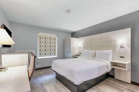 Days Inn by Wyndham Savannah Gateway I-95 - 21