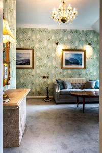 Melville Castle - 41