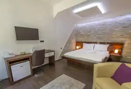 Central Park Residence - 32