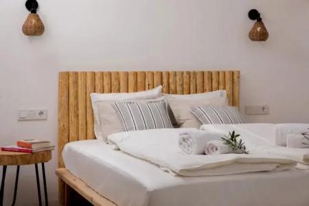 Villa Kale Suites with heated pool in winter - 46