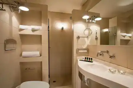 o&b Athens Boutique - 53
