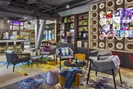 Moxy Lausanne City - 14