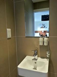 Chelsea Guest House - 33