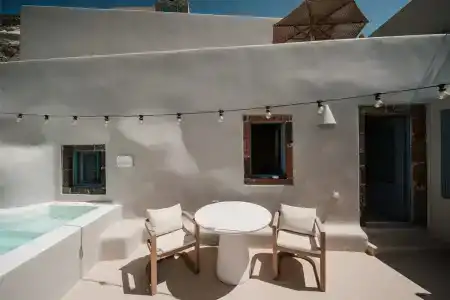 Luna Santorini Suites - 44