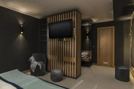 Rosslyn Thracia Sofia - 98