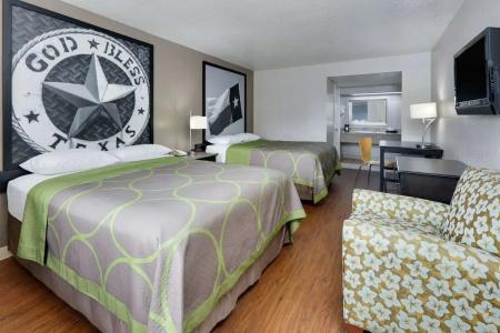 Super 8 by Wyndham Pearl District Downtown - 17