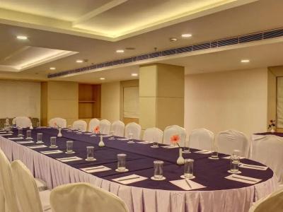 Golden Tulip Jaipur - 12