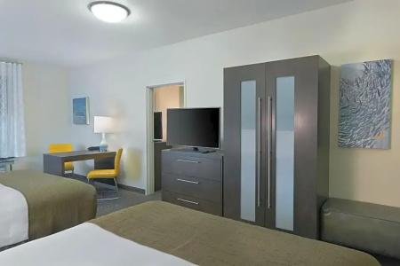 Oxford Suites - 40