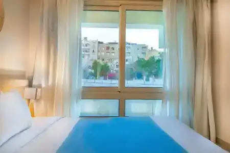 Redcon Suites - 12