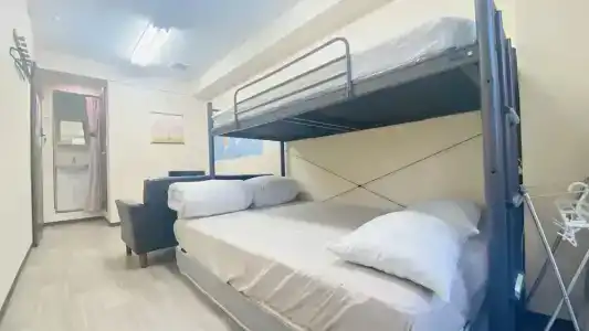 Guest House b's FiveⅡ - 90