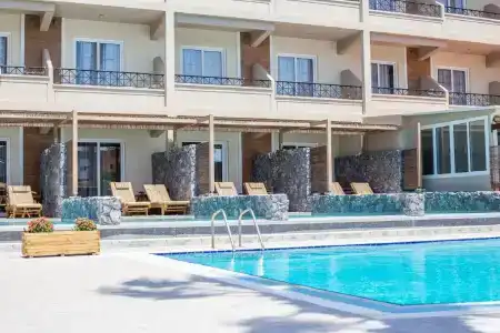 Dias Studios & Suites - 10