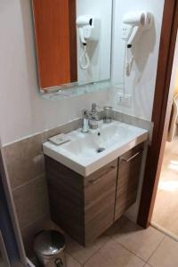 Damiani & Sister Guesthouse - 15
