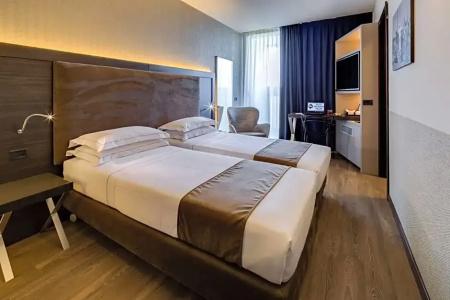 Best Western Plus Farnese - 51