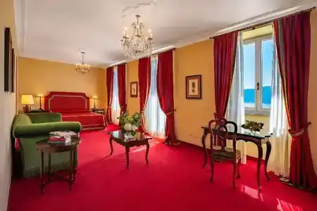 Grand Majestic - 65