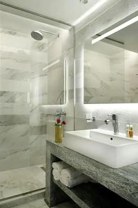 Alley Boutique and Spa - 85