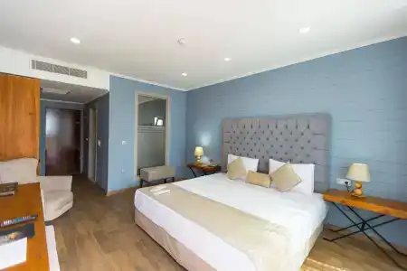 Risus Beach Resort - 4
