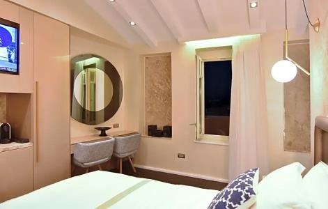 Consolato Boutique - 39