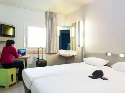 ibis budget Paris Porte De Montmartre - 3